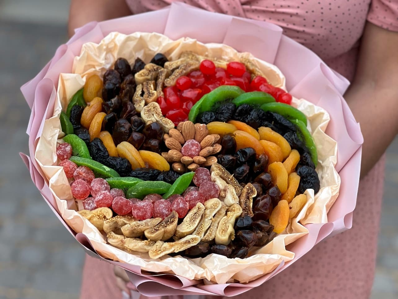 Букеты из орехов и сухофруктов